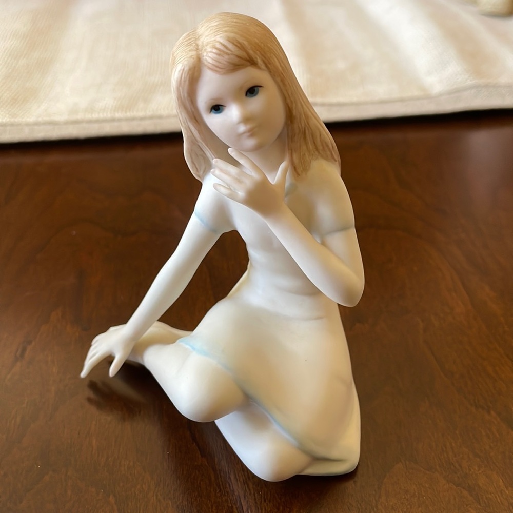 Cybis girl Thumbelina porcelain figurine statue perfect signed